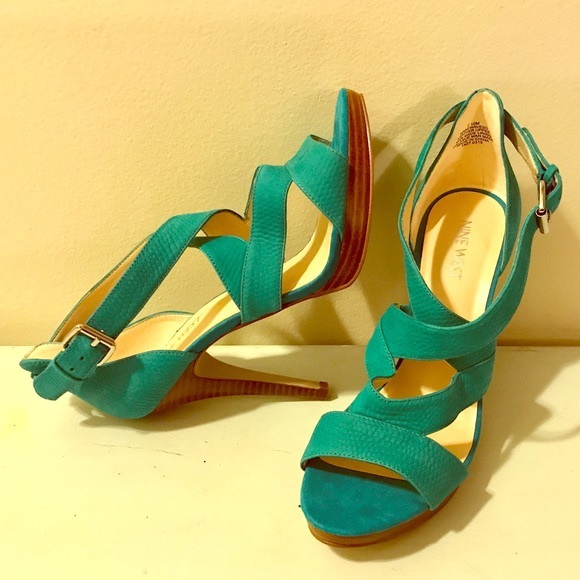 Size 7 Strappy sandal heels - Picture 5 of 5